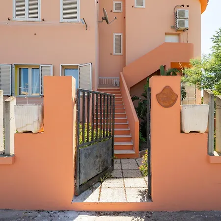 Erica Erica アパート